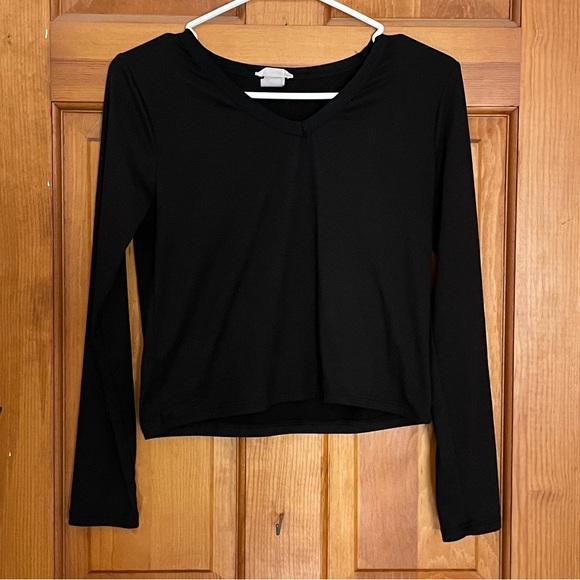 Tops - Black Long Sleeve V Neck Shirt
